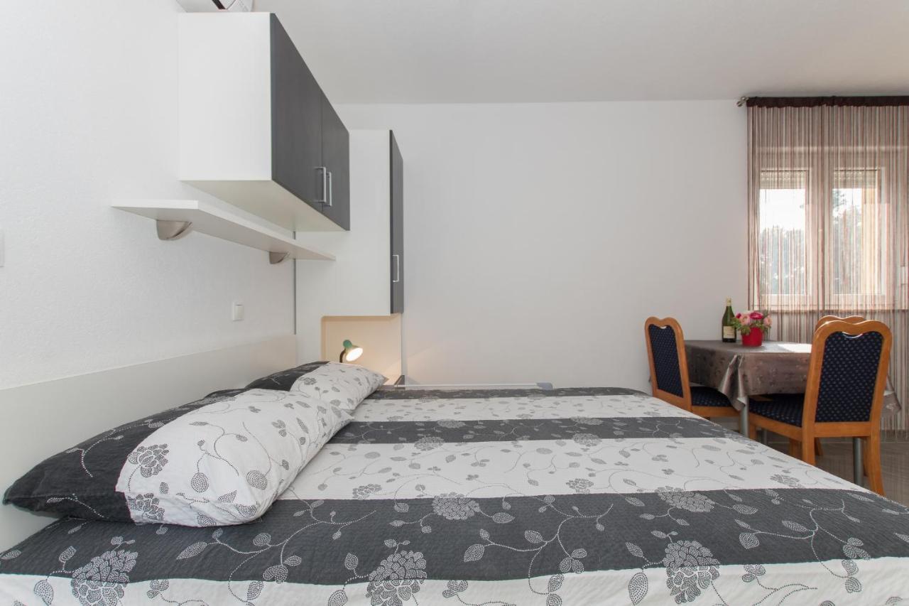 Studio Apartments Zloic In Krvavica Exterior foto