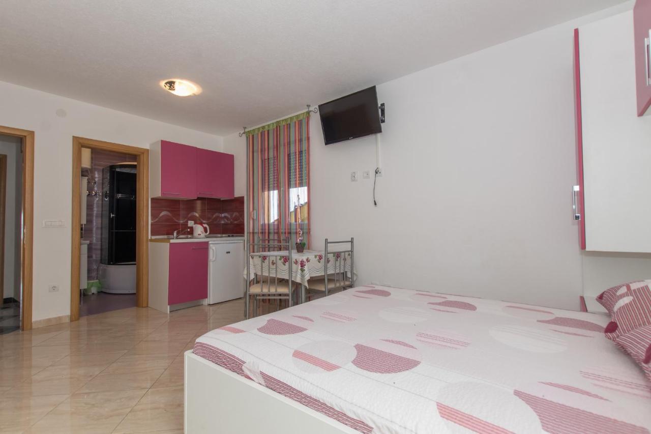 Studio Apartments Zloic In Krvavica Exterior foto