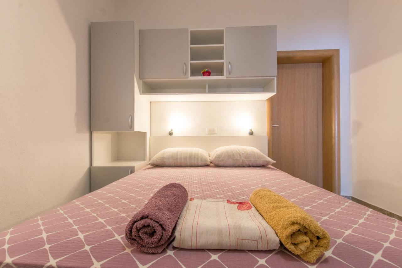Studio Apartments Zloic In Krvavica Exterior foto